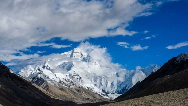 එවරස්ට් කන්ද උස ගිහින්!