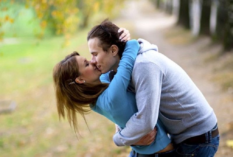 වැළඳ ගැනීමෙන් හිමිවන සුපිරි සෞඛ්‍යමය ප්‍රතිලාභ 08ක මෙන්න !