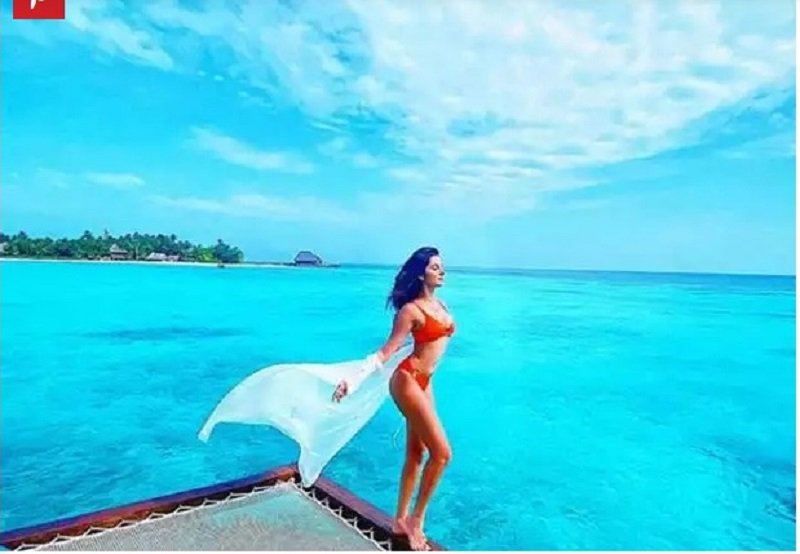 බොලිවුඩ් තරු මාලදිවයිනේ ගත කළ සුපිරි නිවාඩුවල සුපිරි ඡායාරූප