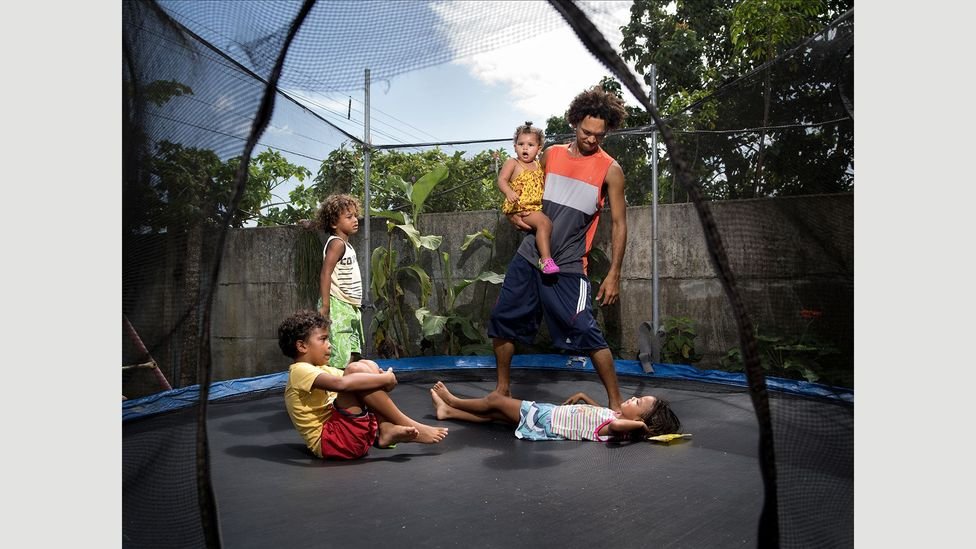 හොඳ තාත්තා කෙනෙක් වෙන්නේ කොහොමද ? මනෝ විද්යාත්මක රහස් හෙළිවෙයි !