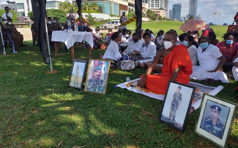 දිවිපිදූ රණවිරුවන්ගේ වැටුප් ගැටලු විසදා දෙන ඉල්ලා උපවාසයක්