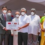 චීනය පරිත්‍යාග කළ කොවිඩ් මර්දන එන්නත් තොගය ජනපති ගුවන් තොටුපොලේ දී භාර ගනී