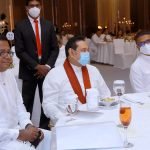 ‘ජාතික ඇඳුමෙන් සැරසී සිටි’ තරුණ ව්‍යවසායකයින් පිරිසකට අගමැති කී කතාව