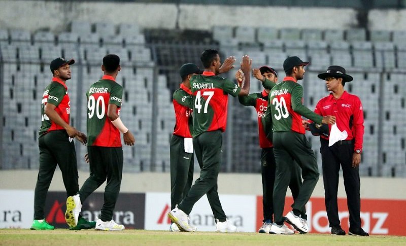 ශ්‍රී ලංකාව වාර්තාවක් තබමින් ‘බංග්ලාදේශය හමුවේ කුජිත වෙයි’