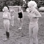 ලෝ ප්‍රකට Carry On Camping බිකිනියට‘ වසර 51කට පසු ලක්ෂ 19ක්