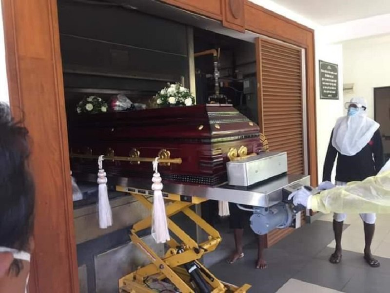 ඒලියන්ත වයිට්ගේ අවමගුලට ‘නිරෝධාන නීති වංලගු නෑ‘