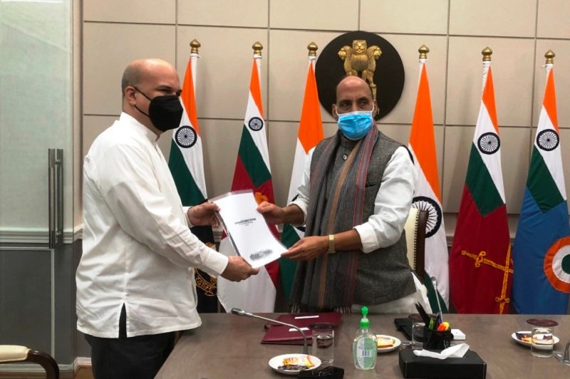 ශ්‍රී ලංකා මහ කොමසාරිස් මිලින්ද සහ ඉන්දීය ආරක්ෂක අමාත්‍යවරයා අතර හමුවක්