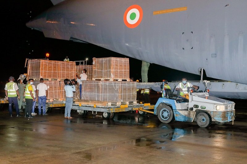 ඉන්දියාවේ සිට ගුවනින් තවත් නැනෝ නයිට්‍රජන් දියර පොහොර තොගයක් මෙරටට