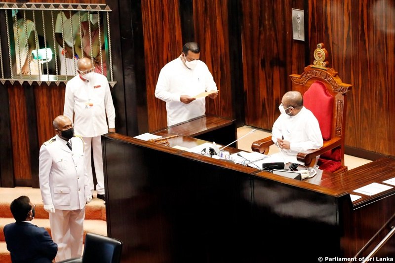 මංජු ලලිත් වර්ණ කුමාර පාර්ලිමේන්තු මන්ත්‍රීවරයෙකු ලෙස දිවුරුම් දෙයි