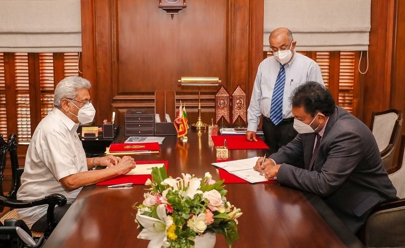 වයඹ පළාත් නව ආණ්ඩුකාරවරයා දිවුරුම් දෙයි