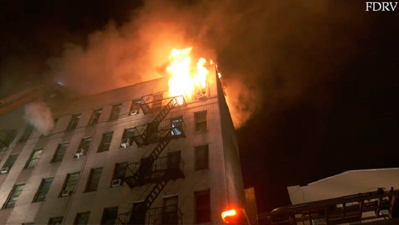 නිව්යෝර්ක් නිවාස සංකීර්ණයක ගින්නකින් පුද්ගලයින් 19 දෙනෙකු මරුට