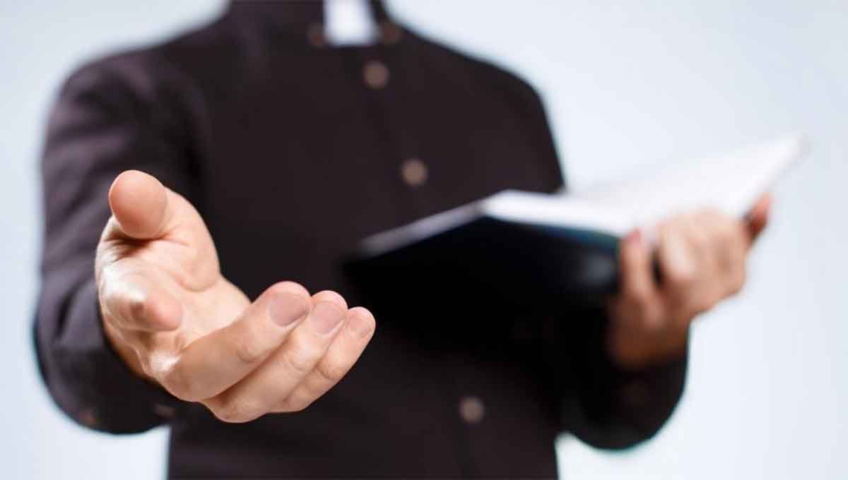 දැරියන් පහක් දුෂණය කල දේවගැතිවරයෙක් අත්අඩංගුවට…!