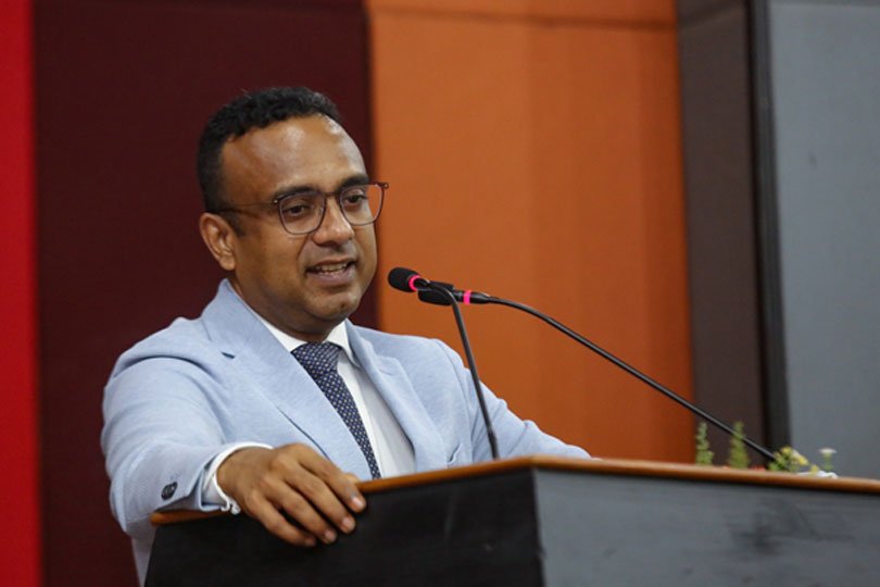 මාස 03ක් ඇතුලත සමාජ ආරක්ෂණ යෝජනාවලියක් කැබිනට් මණ්ඩලයට..! ශ්‍රම සම්පත සුරකින්න ඇමති මනුෂගෙන් අලුත් වැඩක්..!