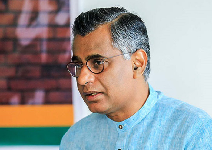 විපක්ෂයේ අරක්කු මුදලාලිලා, සීනි හොරු එක්වී චම්පික එලවලා..!