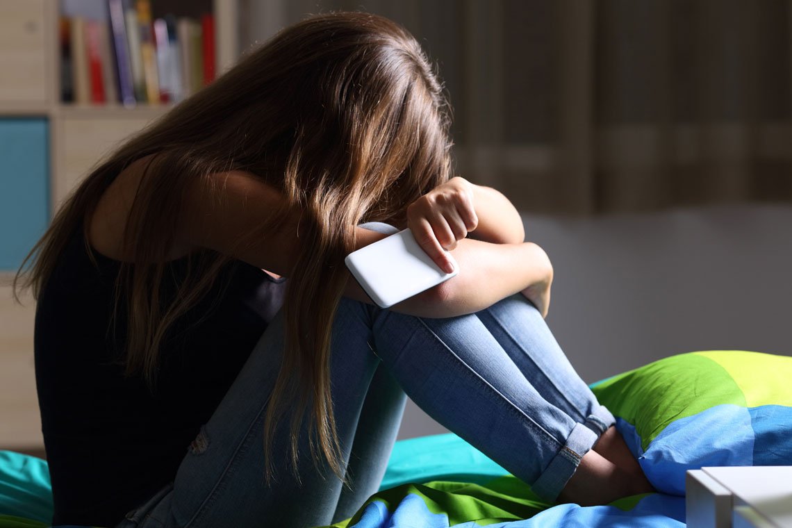 FB එක හැක් කළා මදිවට සෙක්ස් කරන්න ඉල්ලා, ඉල්ලන් කෑ තරුණයා (Video)