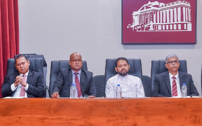 රාජ්‍ය පරිපාලන ප්‍රධානීන් රාජ්‍ය සේවකයින් ගැන ‘සුපිරි හෙළිදරව්වක‘