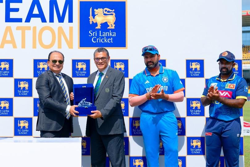 රංජන් මඩුගල්ලේ ඉතිහාස ගතවෙයි