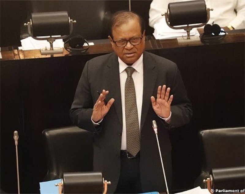 දුෂ්කර පළාත්වලට ගුරුපත්වීම් දුන් විද්‍යා – ගණිත 462ක් පොල්ල තියලා
