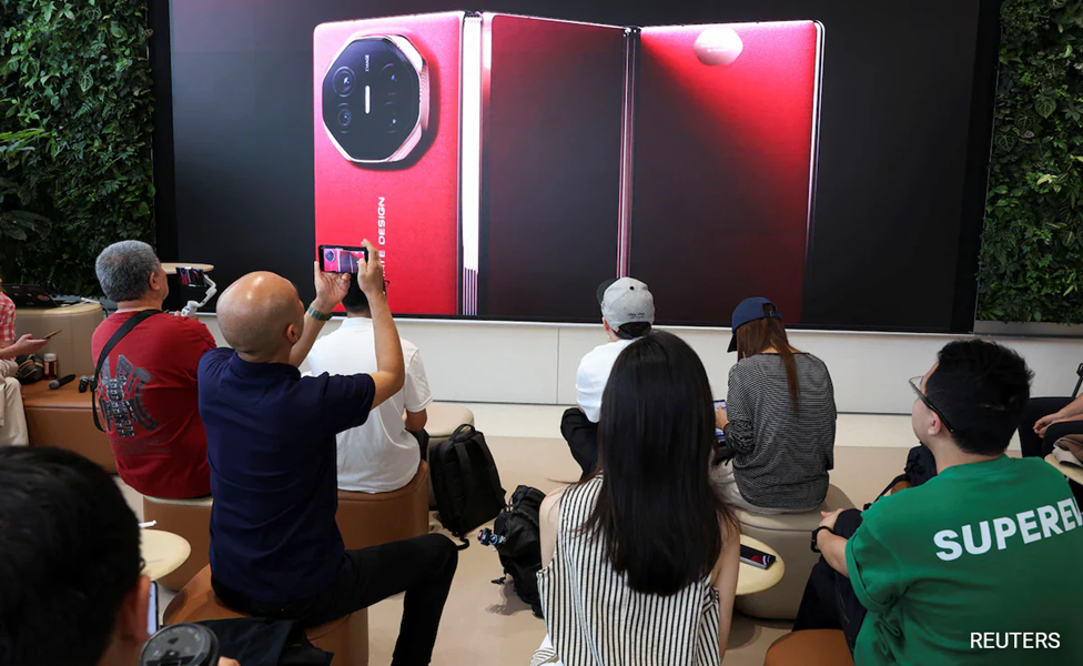 Apple iPhone 16 launch – විහිළු සහ මේමස් වලින් සමාජ මාධ්‍ය පිරී යයි