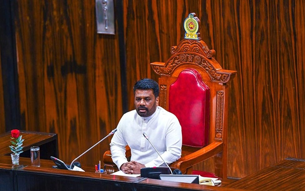 ආණ්ඩුවට දැවැන්ත ජනවරමක් තිබියදීත්, ශ්‍රී ලංකාවේ මධ්‍යස්ථ දේශපාලනය අගය කළ යුතුය