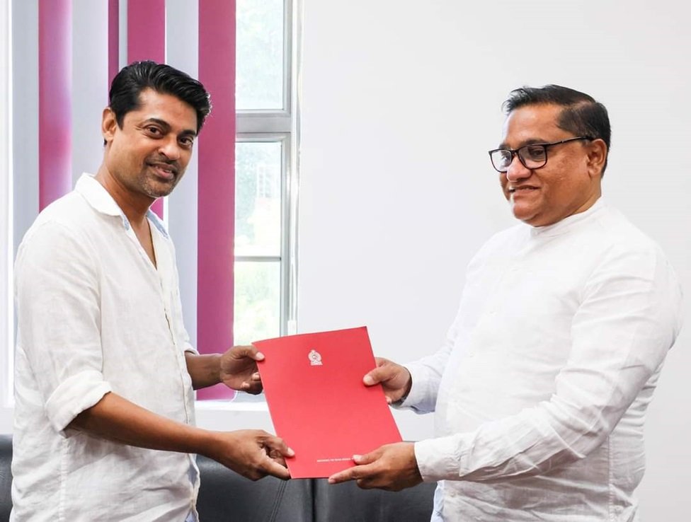 රූපවාහිනියට මොකද වෙන්නේ ? : ටෙලිනාට්‍ය, දුෂණය, ළබැඳියාවන් අතර පිළිගැටුම