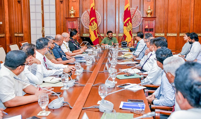 ජනපති සහ “ක්ලීන් ශ්‍රී ලංකා” කාර්යසාධක බලකායේ සාමාජිකයන් අතර හමුවක්