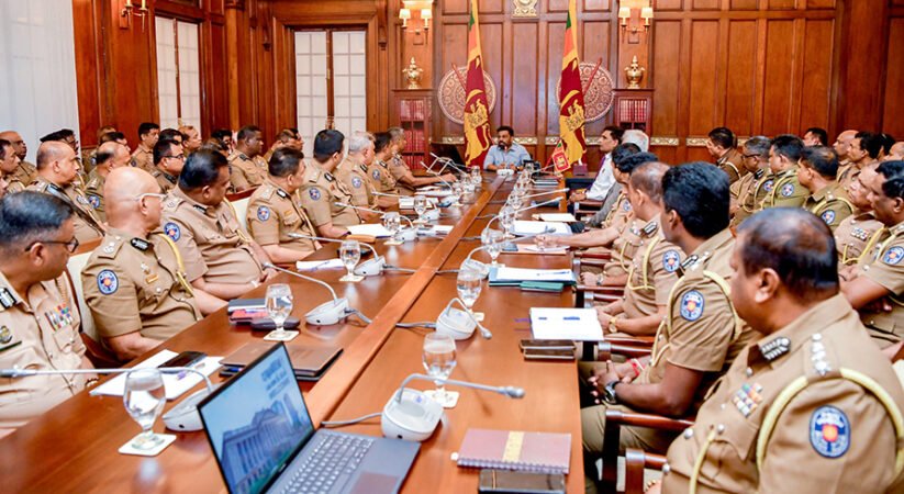 ජනපති සහ බස්නාහිර පළාත් පොලිස් ප්‍රධානීන් අතර හමුවක්