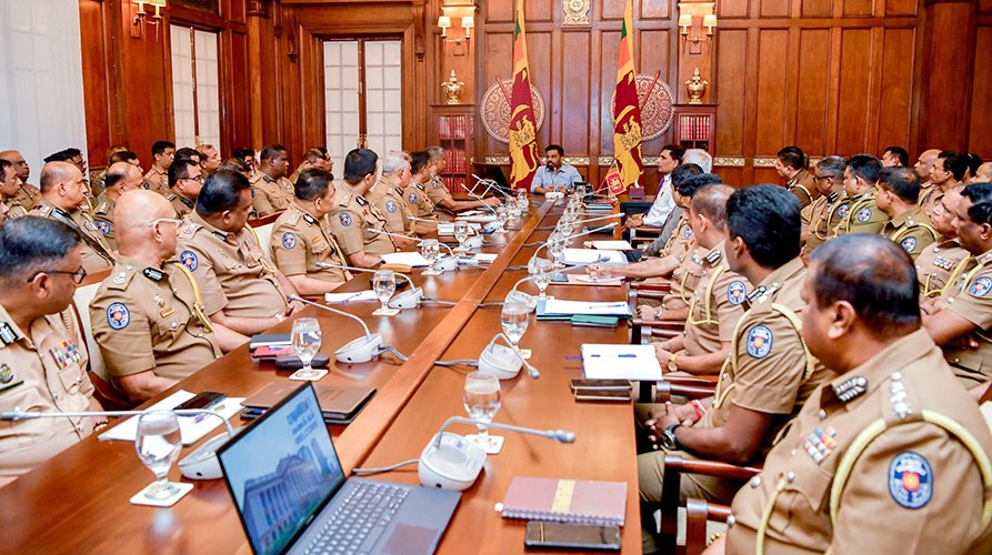 ජනපති සහ බස්නාහිර පළාත් පොලිස් ප්‍රධානීන් අතර හමුවක්
