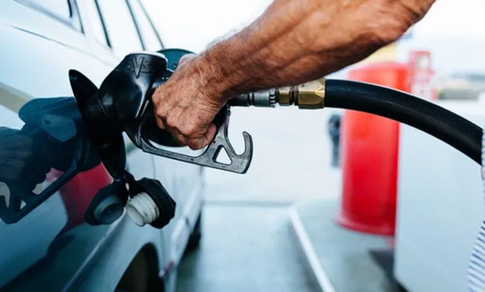 ඉන්ධන මිල පහළට