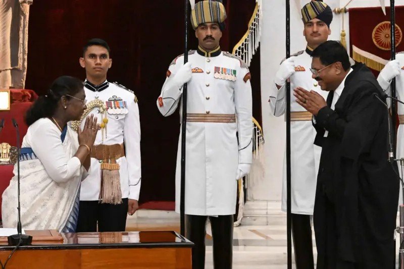 ඉන්දීය ඉතිහාසයේ අගවිනිසුරුවරයෙකු වූ පළමු බෞද්ධයා