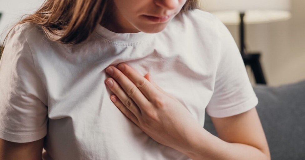 විටමින් B12 ඌනතාවයේ රෝග ලක්ෂණ: ඔබ දැනගත යුතු රෝග ලක්ෂණ